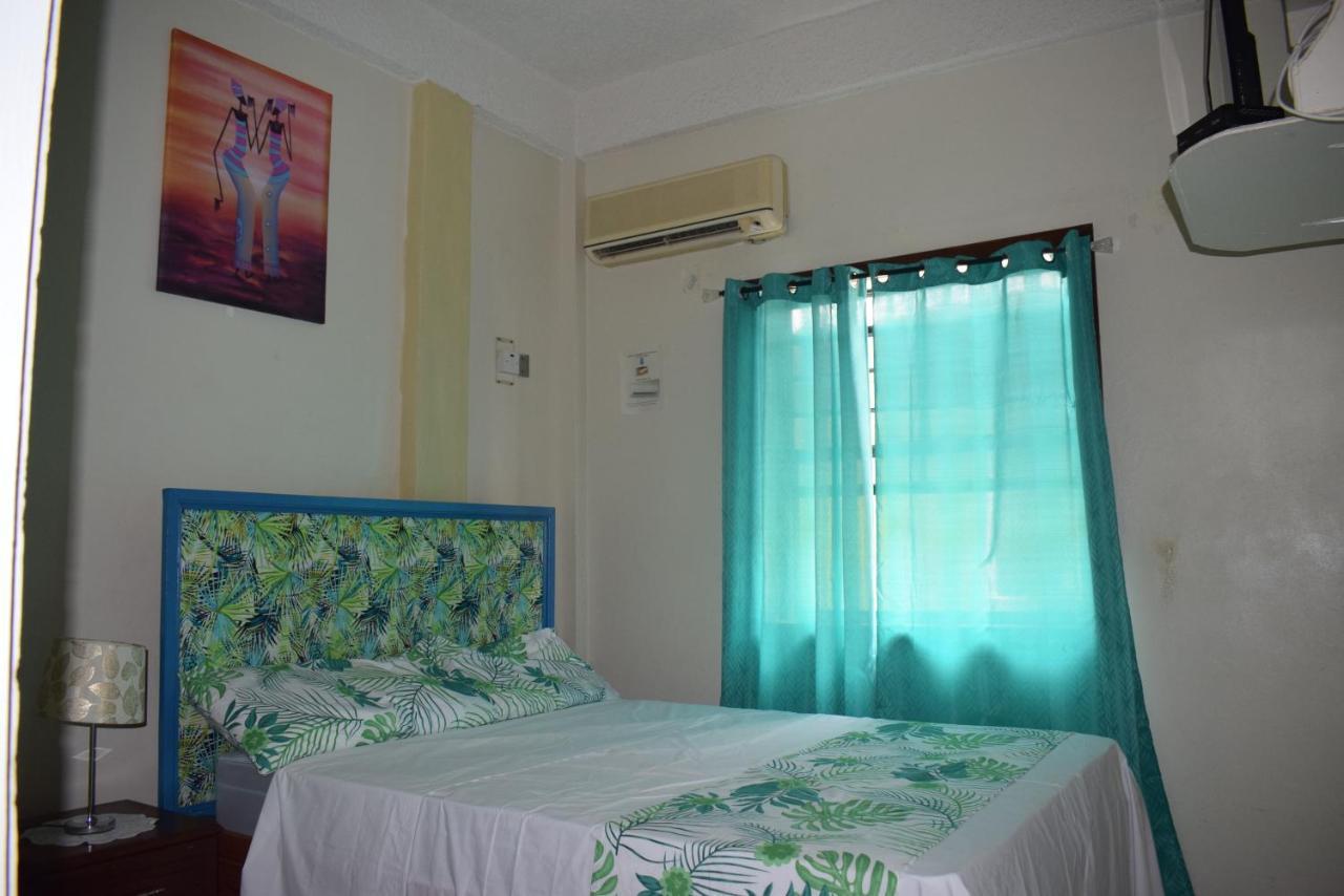 Tropical Breeze Vacation Home And Apartments โกรส อิส์ลีต ภายนอก รูปภาพ