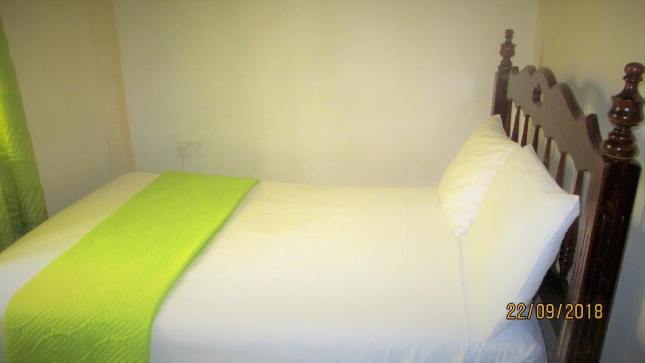 Tropical Breeze Vacation Home And Apartments โกรส อิส์ลีต ภายนอก รูปภาพ