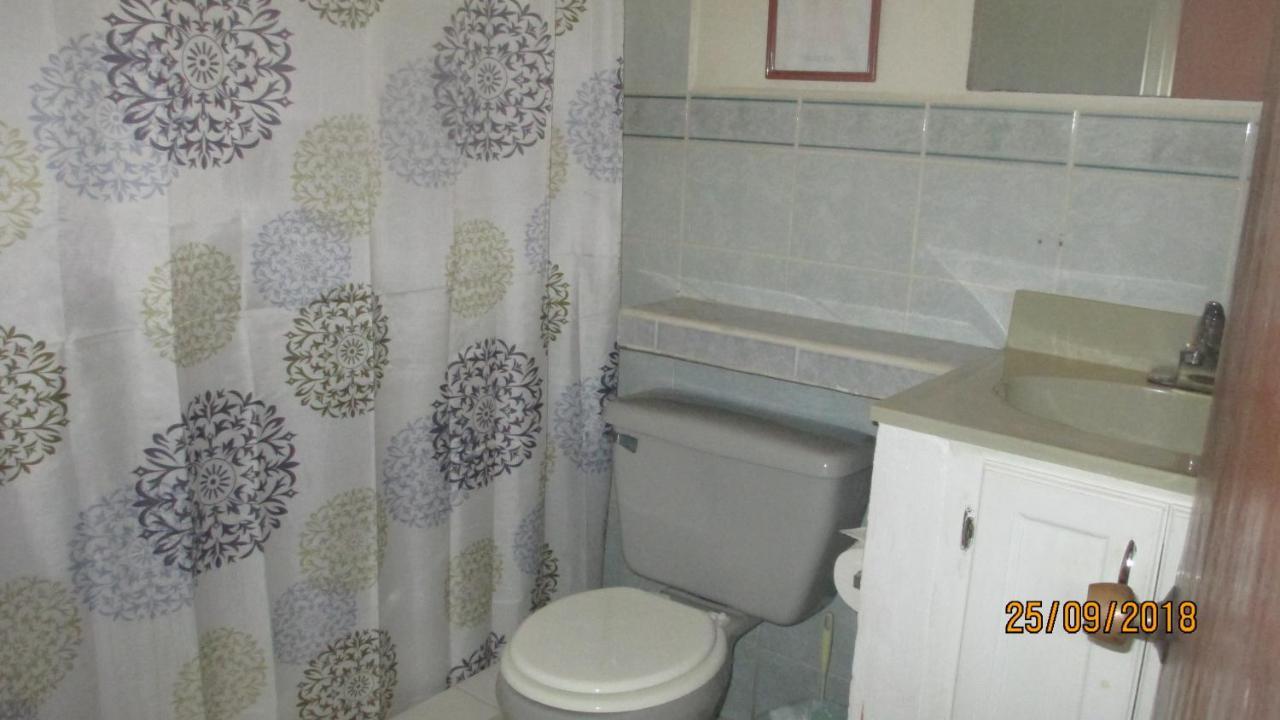 Tropical Breeze Vacation Home And Apartments โกรส อิส์ลีต ภายนอก รูปภาพ
