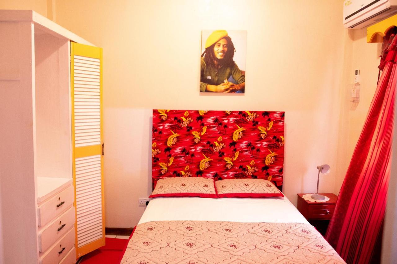 Tropical Breeze Vacation Home And Apartments โกรส อิส์ลีต ภายนอก รูปภาพ