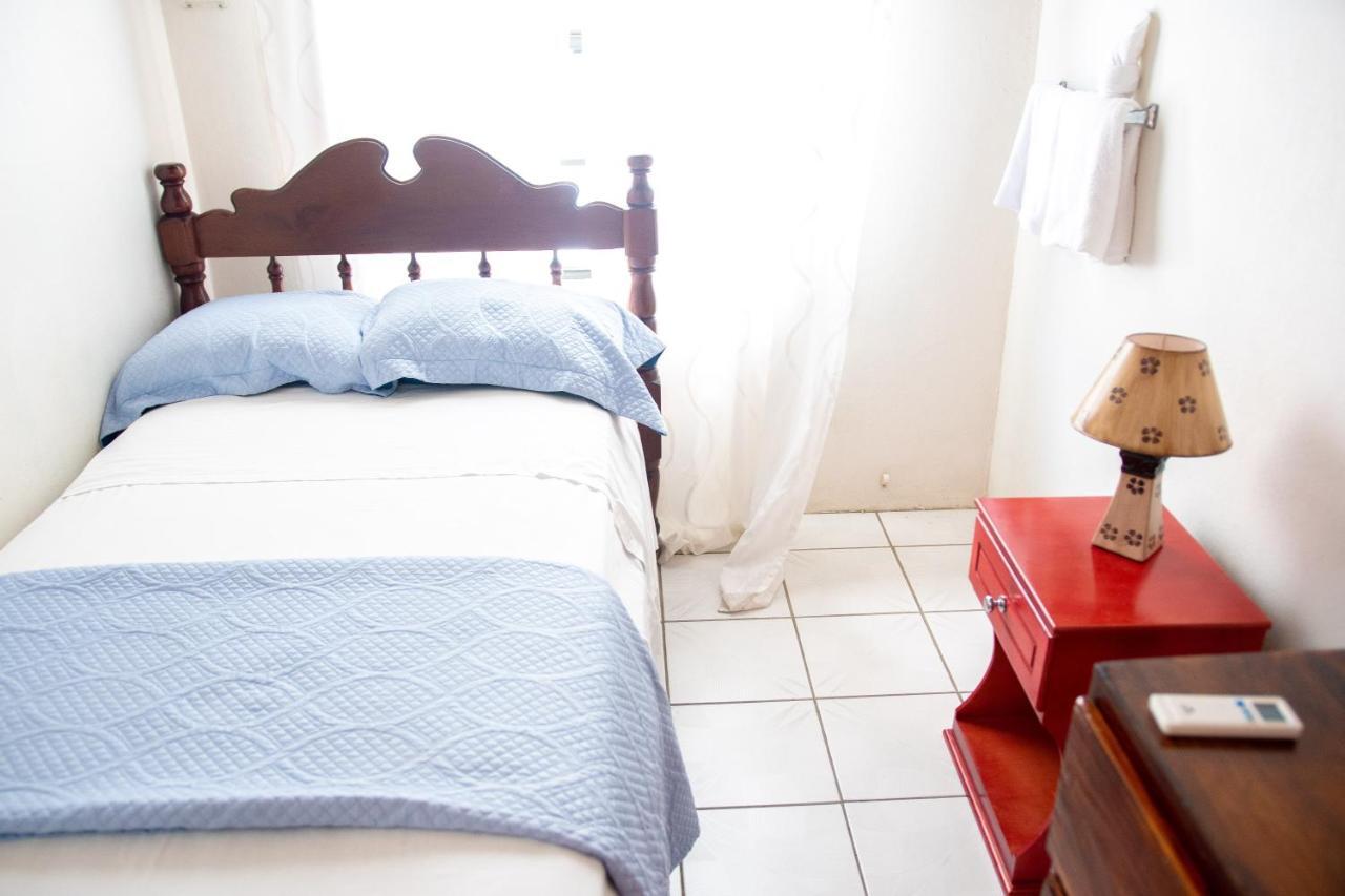 Tropical Breeze Vacation Home And Apartments โกรส อิส์ลีต ภายนอก รูปภาพ