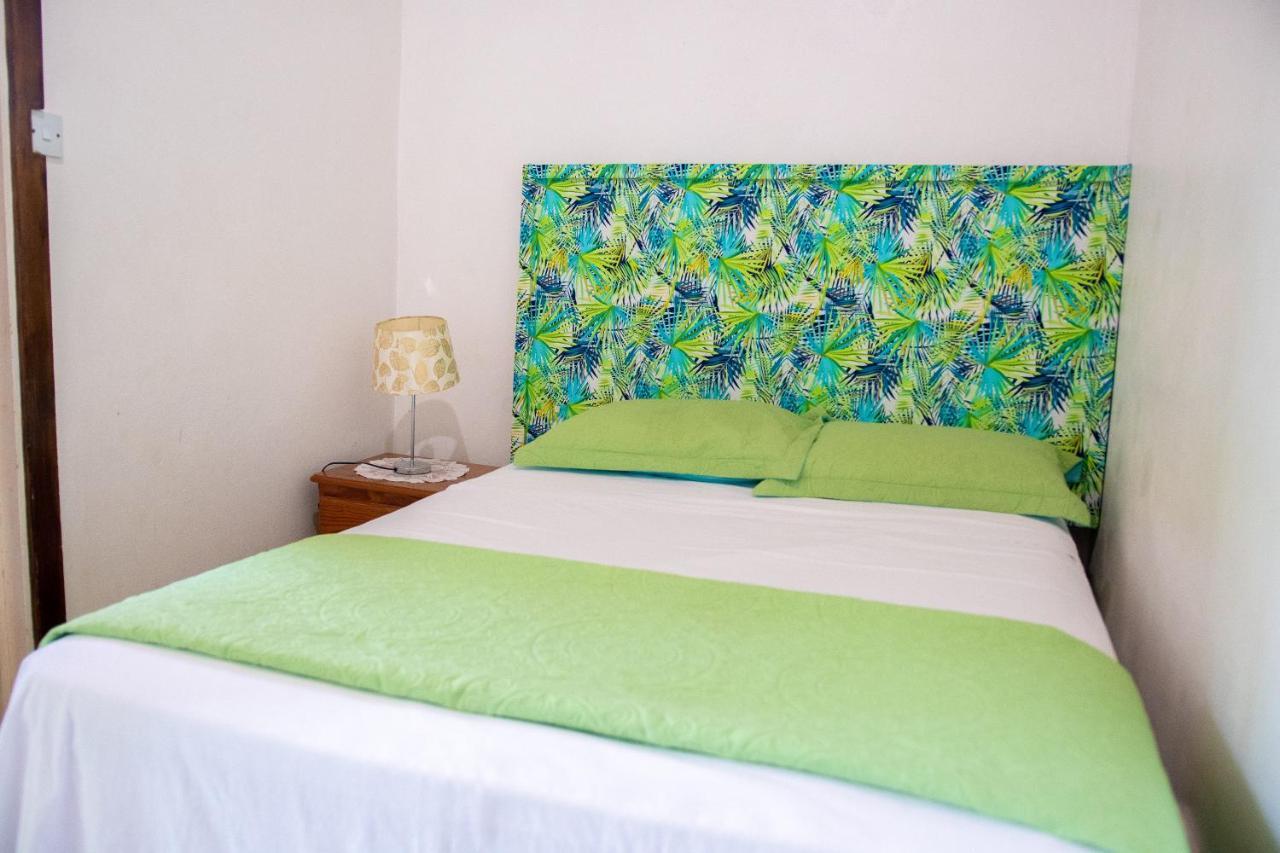Tropical Breeze Vacation Home And Apartments โกรส อิส์ลีต ภายนอก รูปภาพ
