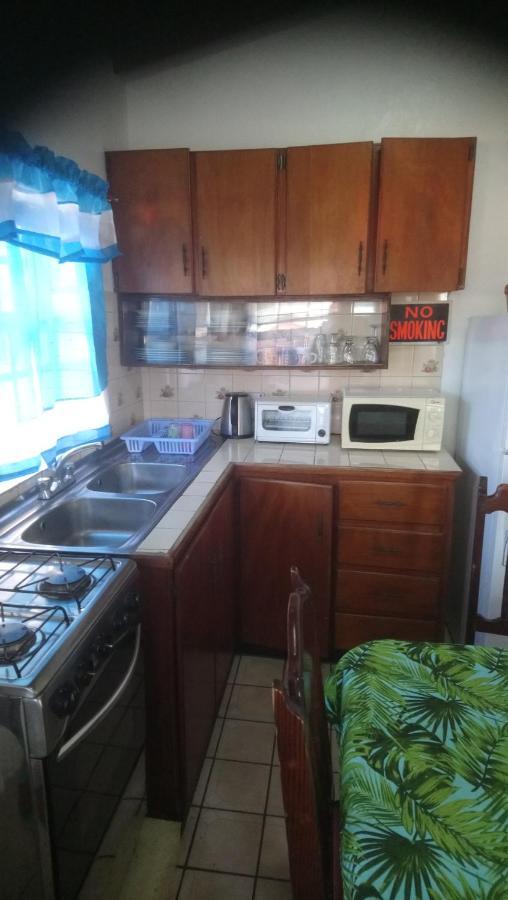 Tropical Breeze Vacation Home And Apartments โกรส อิส์ลีต ภายนอก รูปภาพ